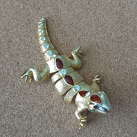 Articulating Gecko Brooch - Picture 3 of 5